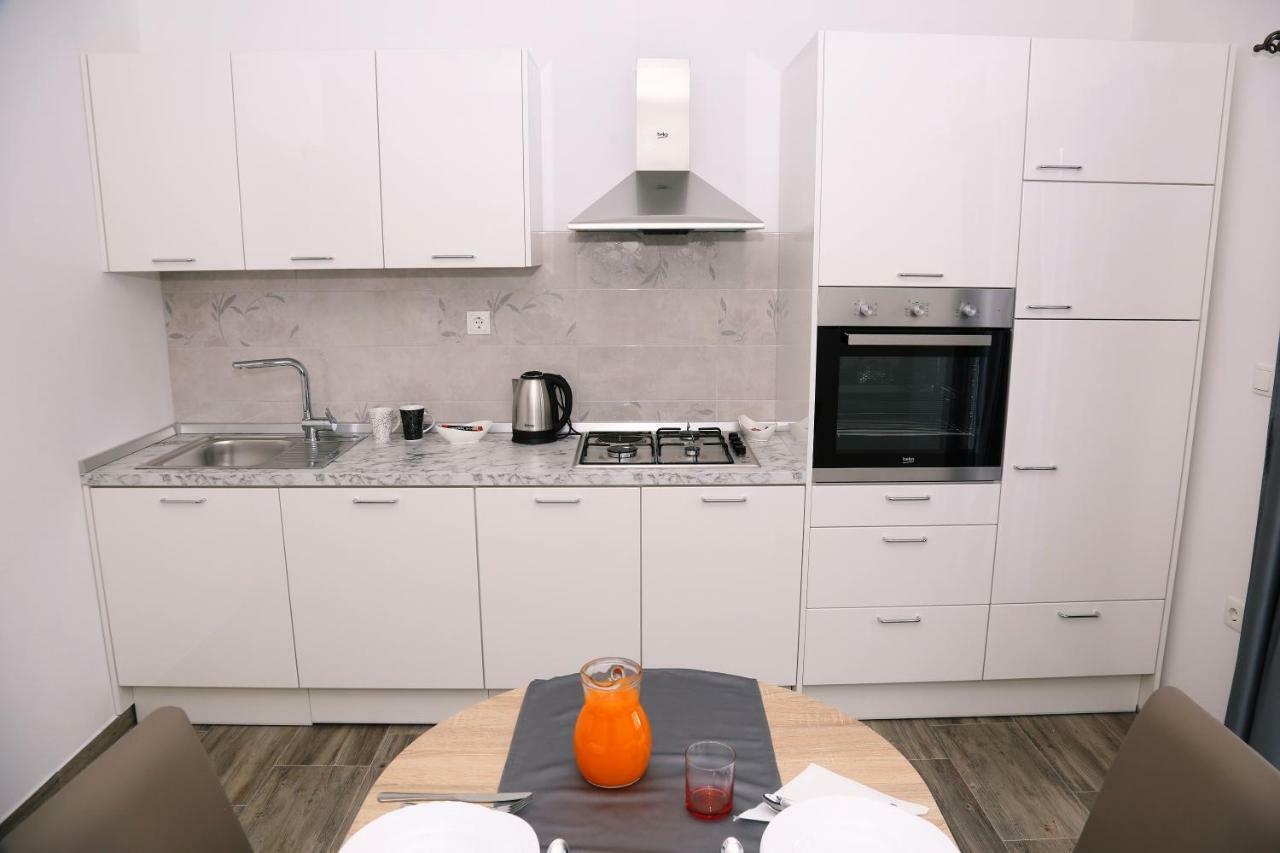 Apartments Tonia Br. 1 Zavalatica Eksteriør billede